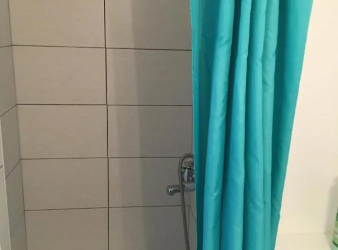 Appartement Très Beau Au Grau Du Roi équipé 33m2 *